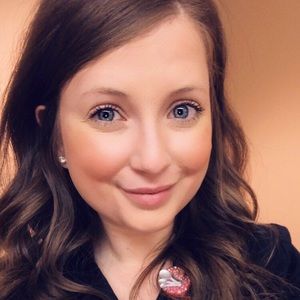 Meet your Posher, Yakira